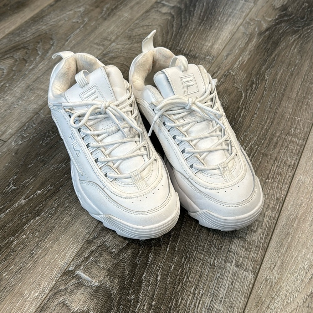 White fila women’s shoes size 7